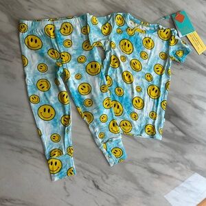 Posh Peanut tie-dye  Smiley Face Pajama Set 2T NWT